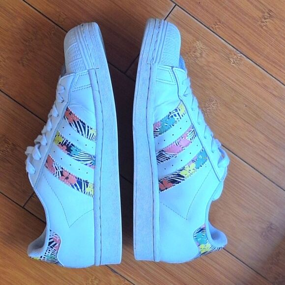Adidas Superstar J Festival Pack White Multi Floral Leather Shell Toe Sz 7 Women - Picture 16 of 16